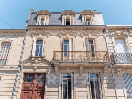 maison de luxe à vendre dans le quartier capucins-saint michel-nansouty-saint genès