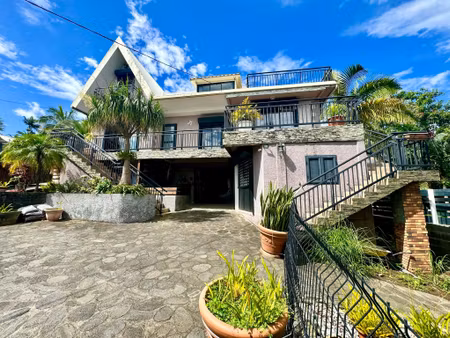 villa f7 trois mares les hauts libre