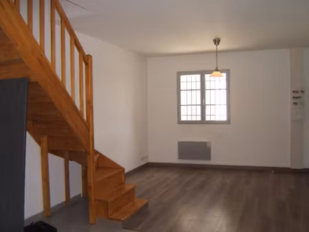 appartement de type 2 au 1er étage