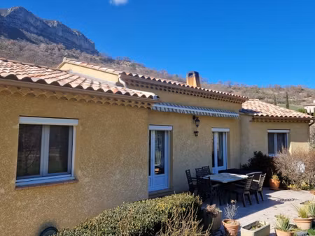 drme provencale villa plein pied 3 chambres  garage  piscine