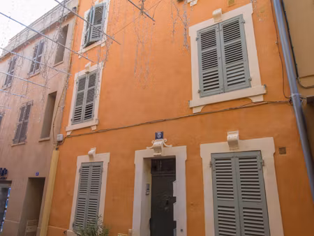 à vendre immeuble sur le port de sanary-sur-mer