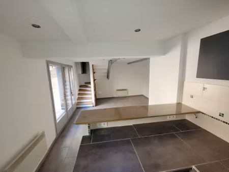 fleury : très agréable maison de village de type iii avec 2