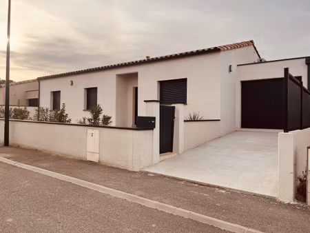 limoux - villa neuve de plain-pied avec piscine et garage