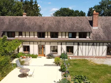 maison de campagne avec piscine couverte