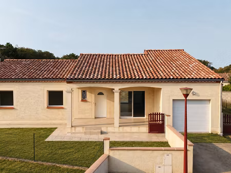 soual  maison récente de 135 m2 avec un grand jardin