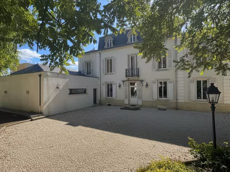 maison de maitre t8 sur 1097m2 de jardin avec piscine