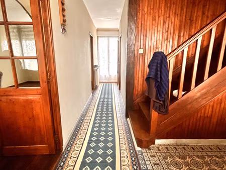 maison avec du cachet - proche commerces - quartier recherché - chaudiere gaz recente