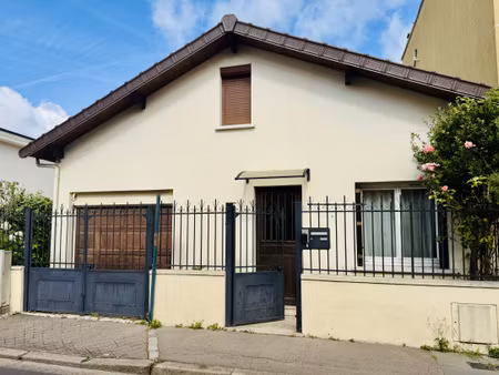 maison 6 pièces - 109 m²