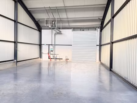 a louer - fleac - entrepot 125m2 ou plus