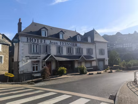 fonds de commerce à vendre uzerche 23 pièce(s) 1500m2 336 000€