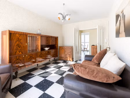 appartement t5 de 83m2 avec balcon et cave