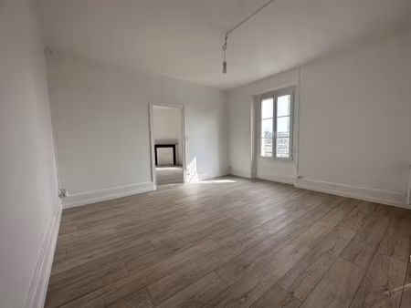 charmant t2 à louer à corbeil-essonnes