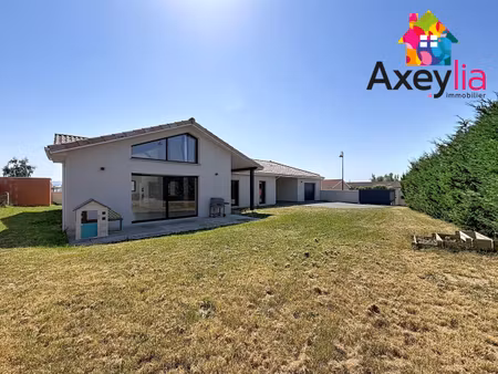 a vendre - secteur feurs - maison individuelle avec garage  abris voiture et terrain