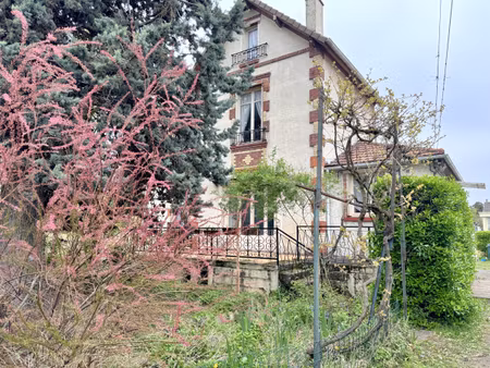 bezons – maison de caractère des années 1930 à rénover avec grand terrain – fort potentiel