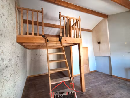 petite maison f1 avec chambre en mezzanine et jardin séparé