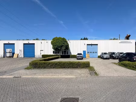 magazijn te huur van 950 m² vlakbij de a12