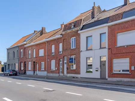 lichtrijke woning met 4 slaapkamers en zonnige tuin in menen