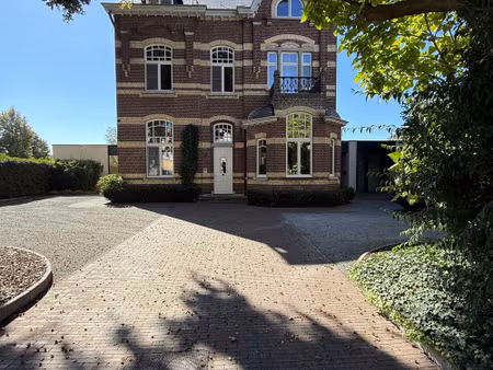 we staan voor realistische  betrouwbare adviezen en overtuigende communicatie  persoonlijk