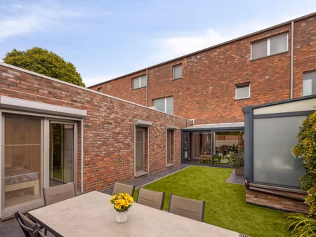 gelijkvloers app met 3 slpkmrs en leuke tuin in elewijt city