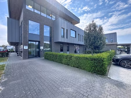 vernieuwde en instapklare kantoorruimten (259m² en 337m²) op een uitstekende locatie langs
