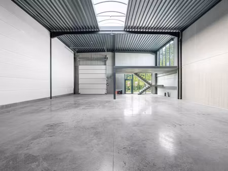 moderne kmo-unit in de industrielaan in dadizele