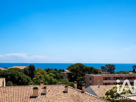 appartement à fréjus (83370)