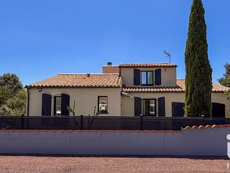 maison traditionnelle à fontcouverte (17100)