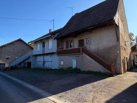 maison de village à toulon-sur-arroux (71320)