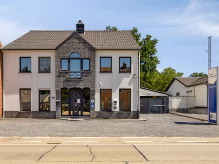 commercieel te koop in beringen met 4 slaapkamers