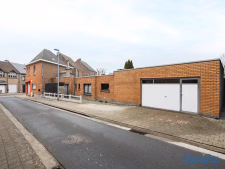 commercieel te koop in aalst met 4 slaapkamers