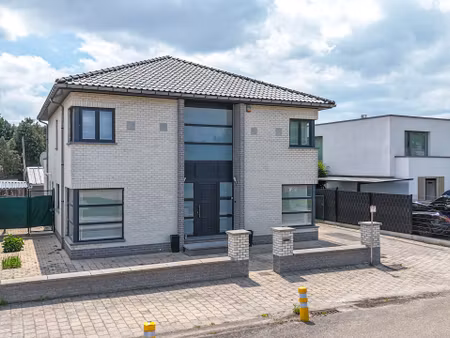 huis te koop in heusden-zolder met 5 slaapkamers