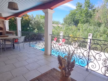 spacieuse villa 155m² avec grand garage et piscine sur 760m² de terrain