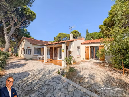 maison 4 faces avec vue mer  accès plage à pied et studio
