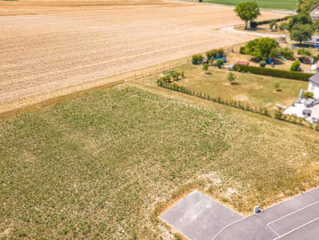 terrain constructible de 1087 m2