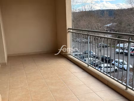 location appartement 3 pièces 55m² salernes 83690