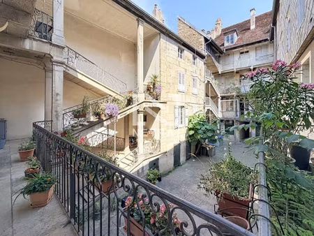 achat immeuble 1 640m² lons le saunier 39000