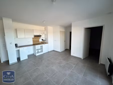 location appartement 2 pièces 46m² arles 13200