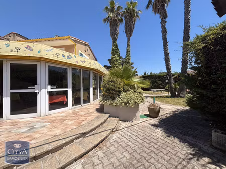location local commercial 262m² marignane 13700