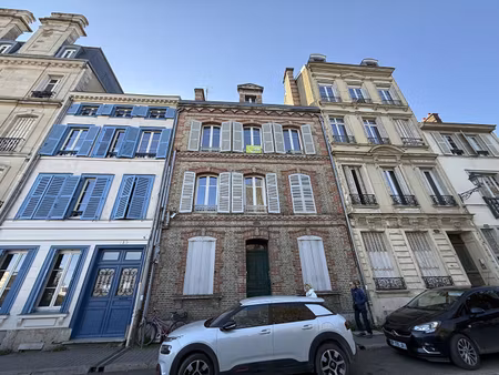 location local professionnel 23m²