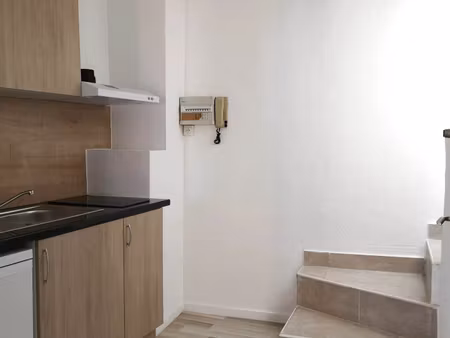 location appartement 2 pièces 32m² hyeres 83400