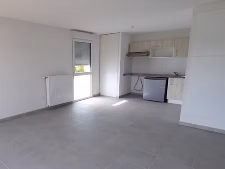 location appartement 2 pièces 40m² roques 31120