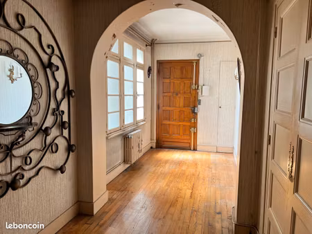 appartement lumineux avec ascenseur 183 m²