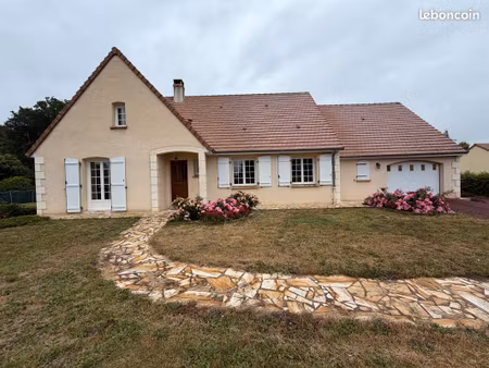parcé-sur-sarthe – maison de plain-pied de 102m² avec double garage