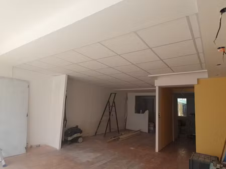 local a vendre