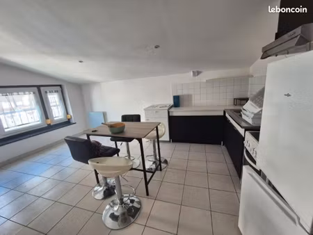 location f2 40m carré centre-ville