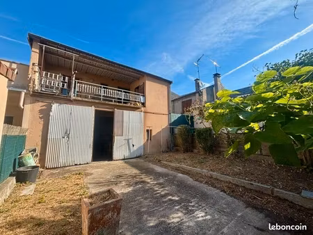 maison avec grand garage  jardin et terrasse