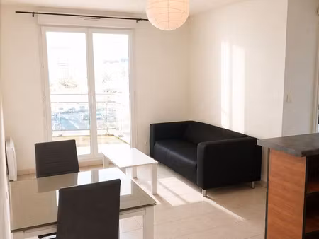 t2 meublé avec terrasse  parking privé et piscine – boulevard kennedy – clermont-ferrand