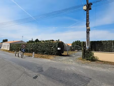 maison 90m2 avec garage sur terrain d'environ 800m2