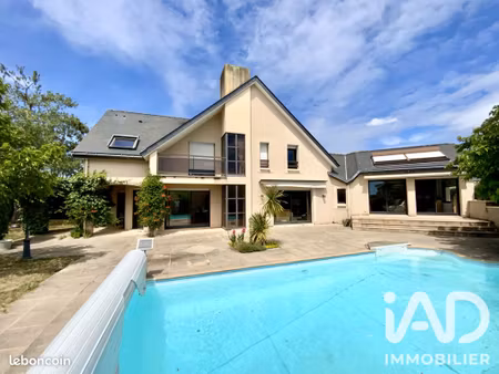 propriété 8 pièces 231 m²