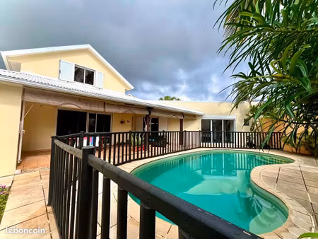 villa 6 pièces 180 m²